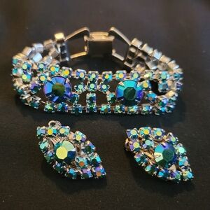 Beautiful Vintage Turquoise Colored AB Rhinestone Bracelet and Earrings Set